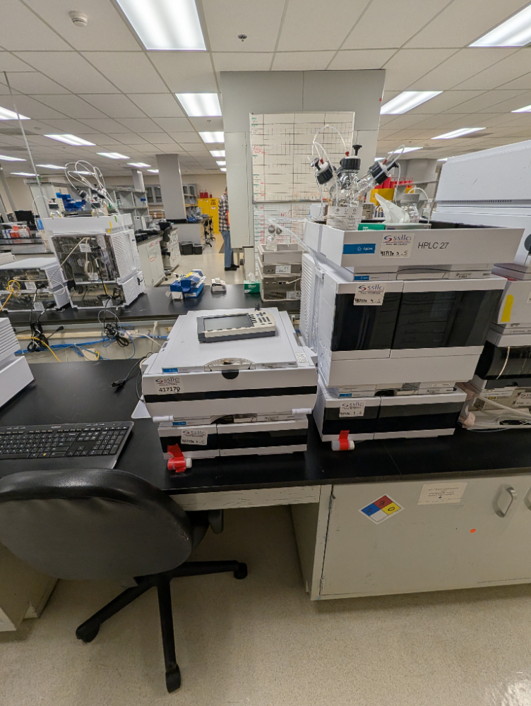 Image of Agilent 1290 Infinity II HPLC System with Autosampler Pump and VWD